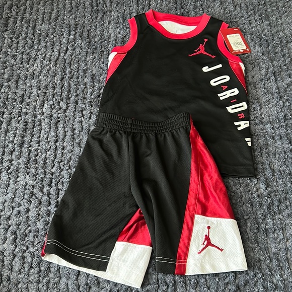 SOLD Jordan set - Picture 1 of 4